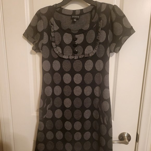 Dress - Picture 1 of 3